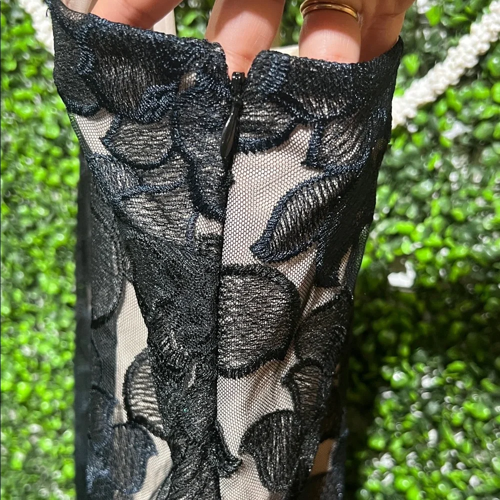 Express Black Embroidery Lace Floral Mini Dress size Medium - Picture 4 of 7